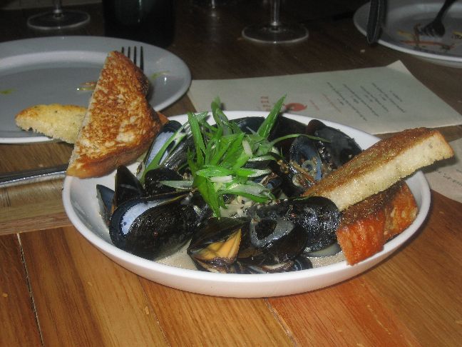 copper onion mussels 