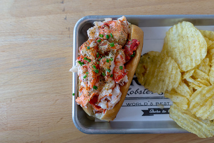 Freshies Lobster Co - lobster roll