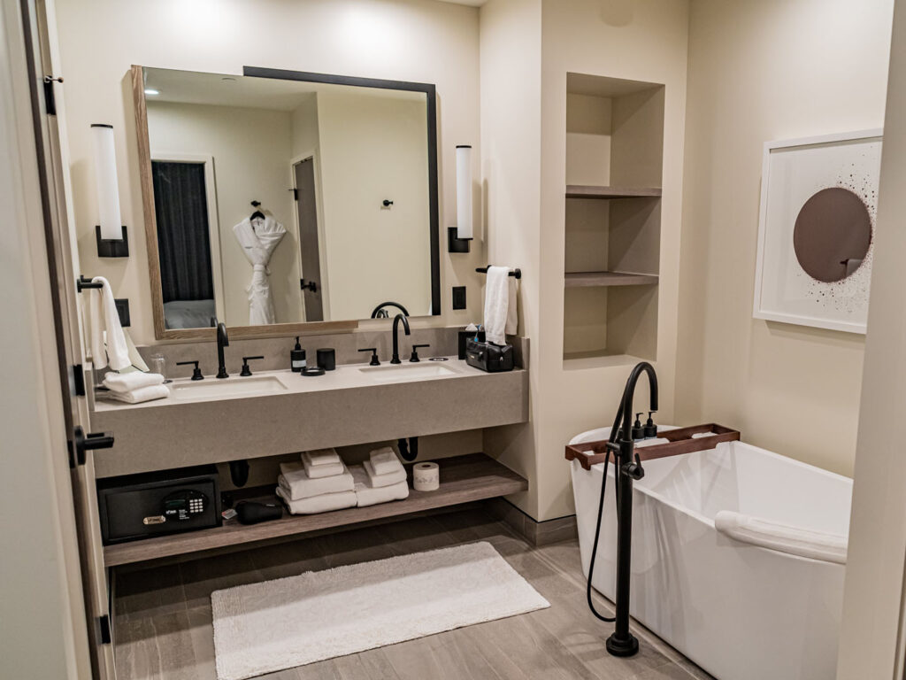 Pendry Park City - residence bathroom