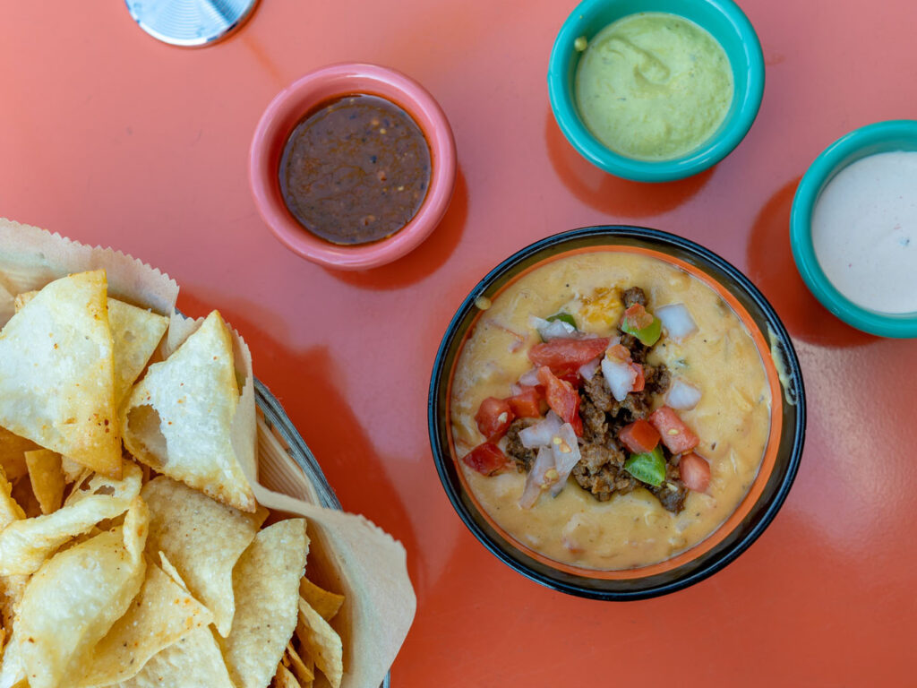 De Los Muertos Mexican Restaurant - queso and chips