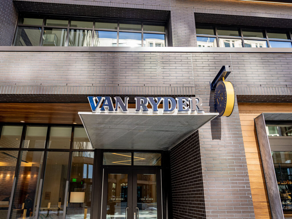 Van Ryder - ground floor entrance