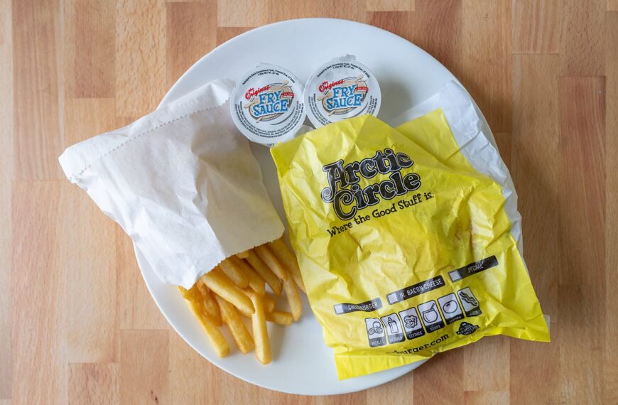 Arctic Circle - burger, fries and fry sauce (Gastronomic SLC)