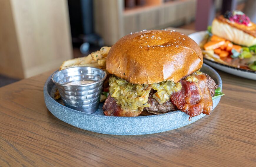 Urban Hill - hatch green chile burger