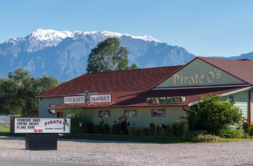 Pirate O's Gourmet Market exterior