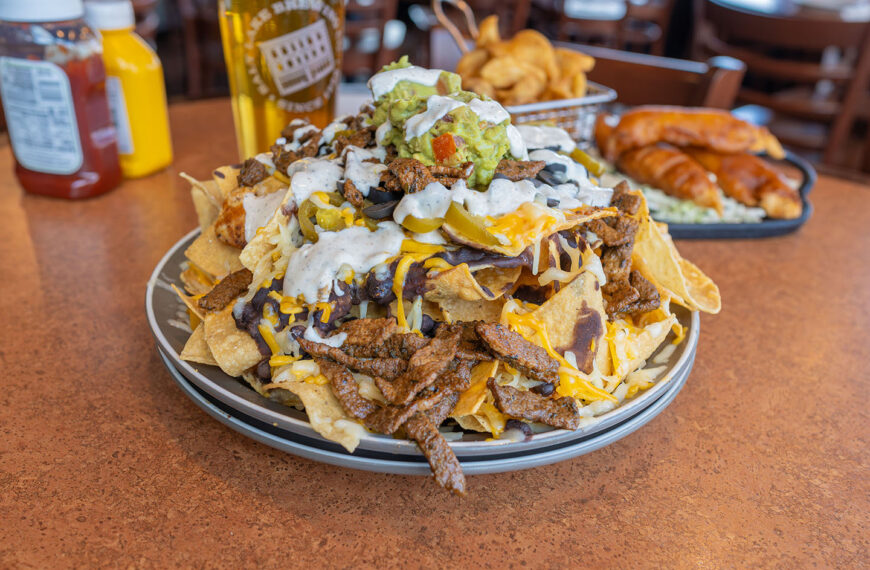 Squatters Corner Pub - carne asada nachos (Gastronomic SLC)