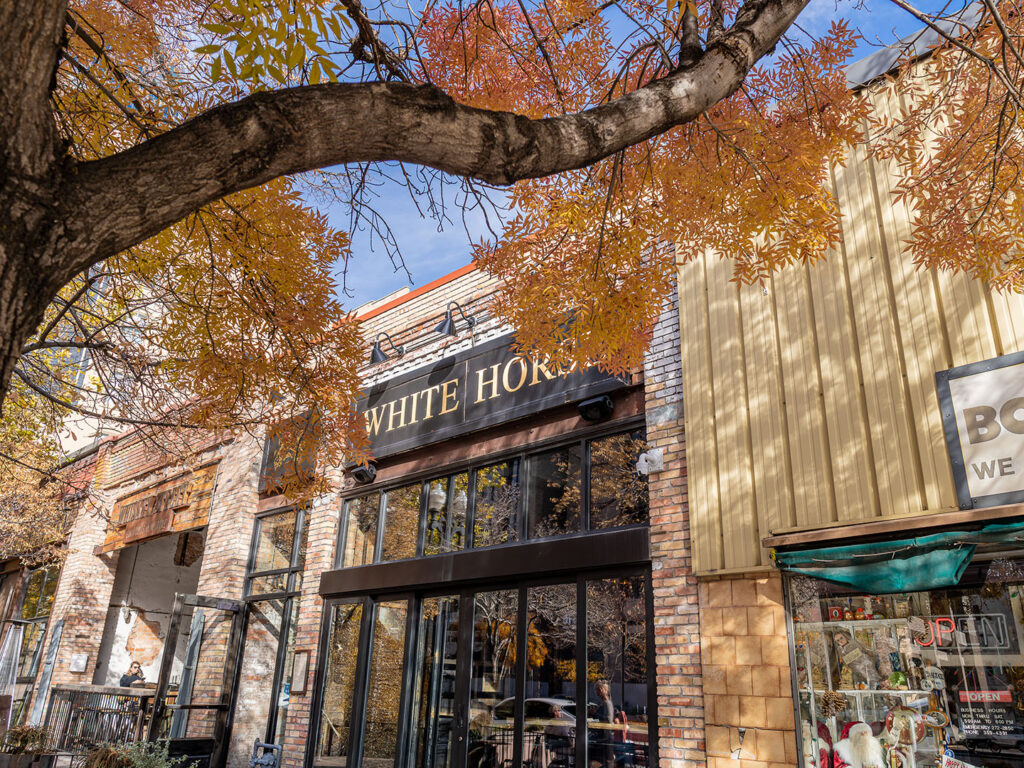 Main street in SLC with Whiskey Street and White Horse (Gastronomic SLC)