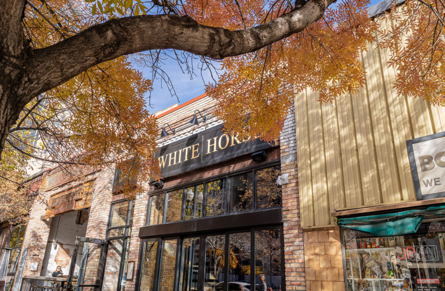 Main street in SLC with Whiskey Street and White Horse (Gastronomic SLC)