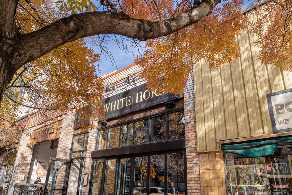 Main street in SLC with Whiskey Street and White Horse (Gastronomic SLC)