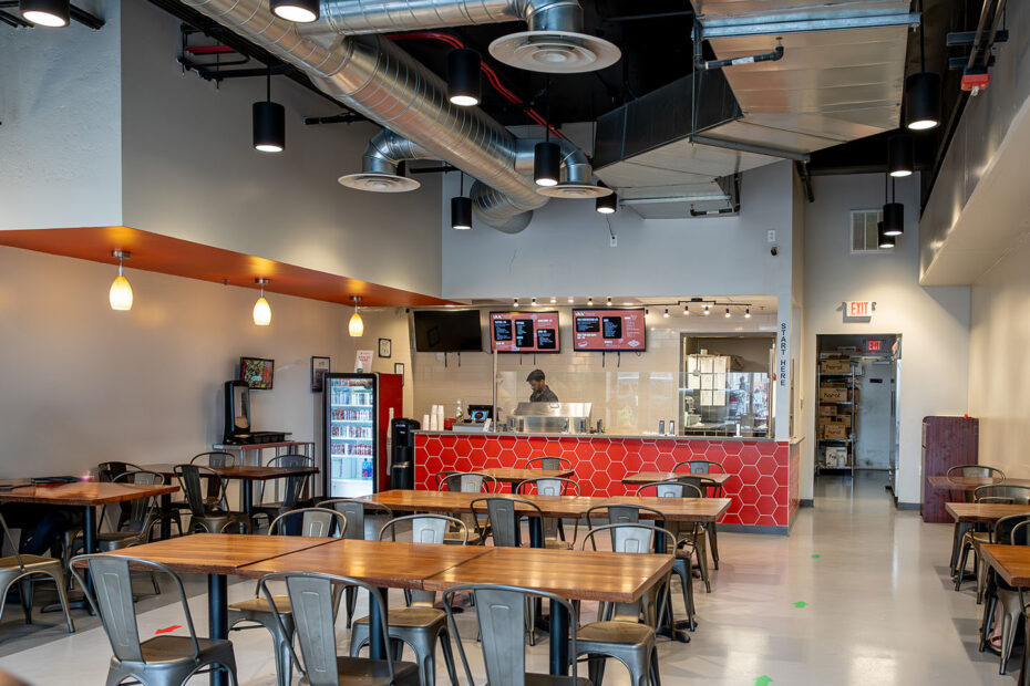 Urban Gyro & Chicken - interior (Gastronomic SLC)