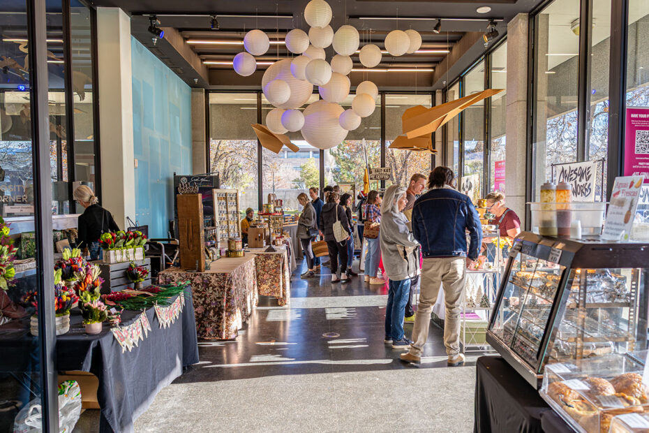 Winter farmers market at old Leonardo space (Gastronomic SLC)