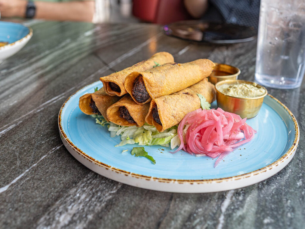 Grady's - taquitos de carne (SLC Gastronómico)